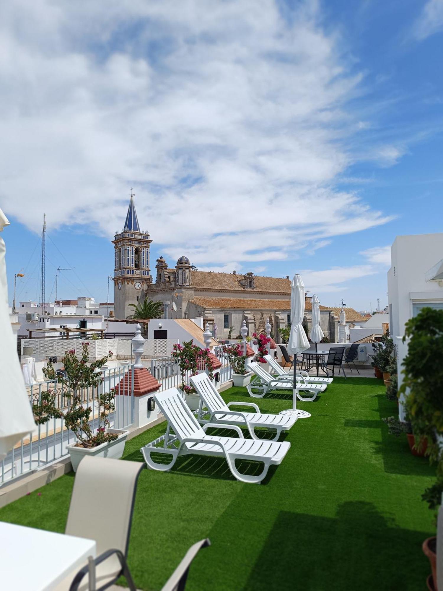 Apartamentos Turisticos Casa De Los Balcones Chipiona Kültér fotó